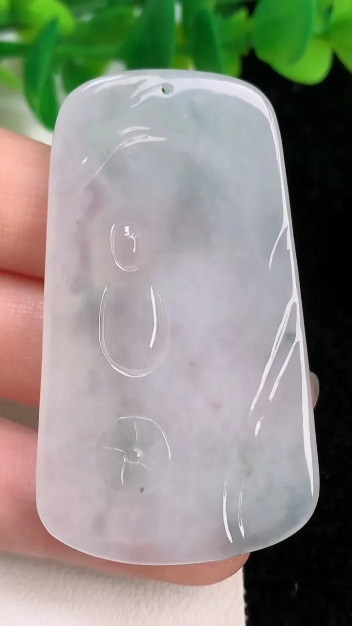 天然A货翡翠飘花普贤菩萨吊坠，尺寸55.5-32-5，重量:21.64g
6月18日