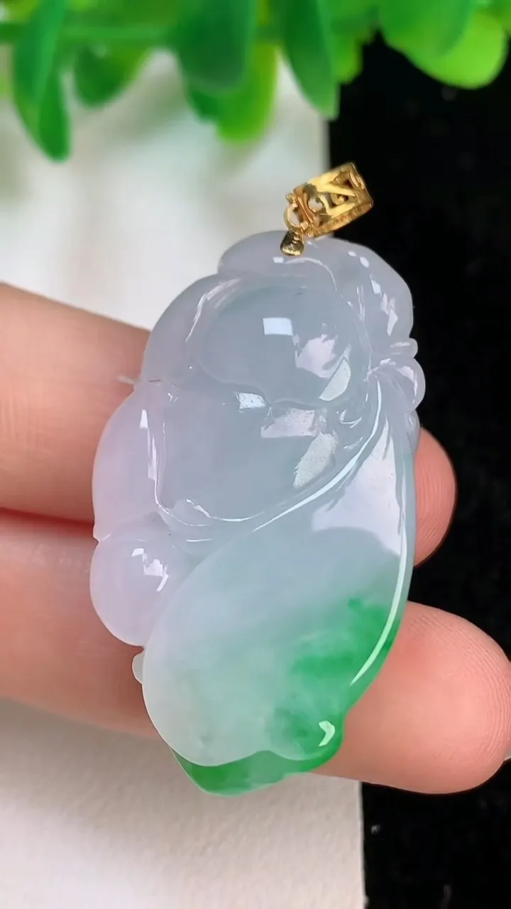 天然A货翡翠呱呱来财 青蛙吊坠，尺寸39.4-22.7-12.3，重量:16.82g
6月18日
