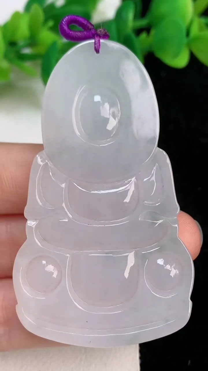 天然A货翡翠飘花观音菩萨吊坠，尺寸65-36.5-5.3，重量:23.62g
6月18日