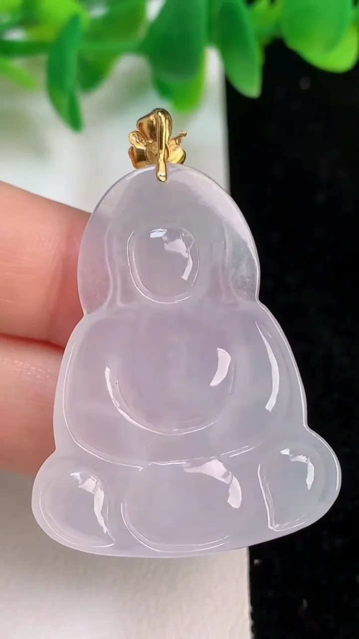 天然A货翡翠观音菩萨吊坠，尺寸39.4-31.6-4.6，重量:9.18g
6月18日