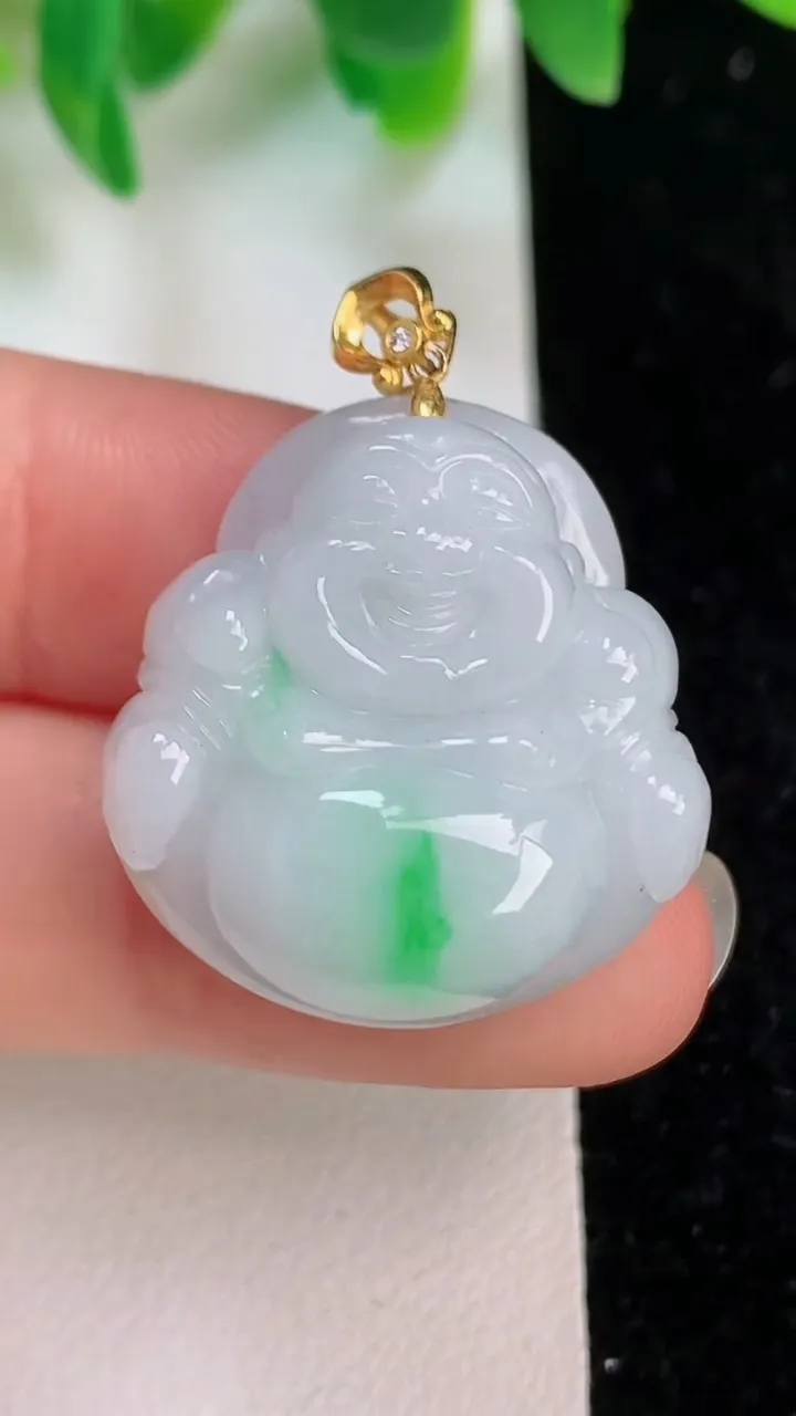 天然A货翡翠佛公吊坠，尺寸26-24.5-11.6，重量:12.78g
6月18日
