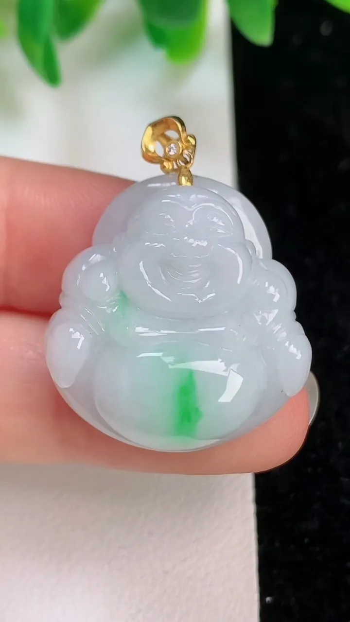 天然A货翡翠佛公吊坠，尺寸26-24.5-11.6，重量:12.78g
6月18日