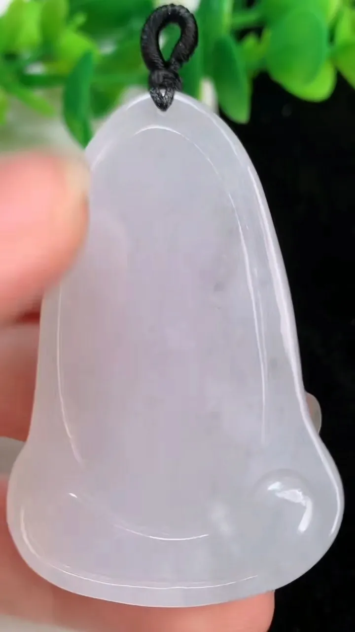 天然A货翡翠观音菩萨吊坠，尺寸55-35-8.5，重量:31.07g
6月18日