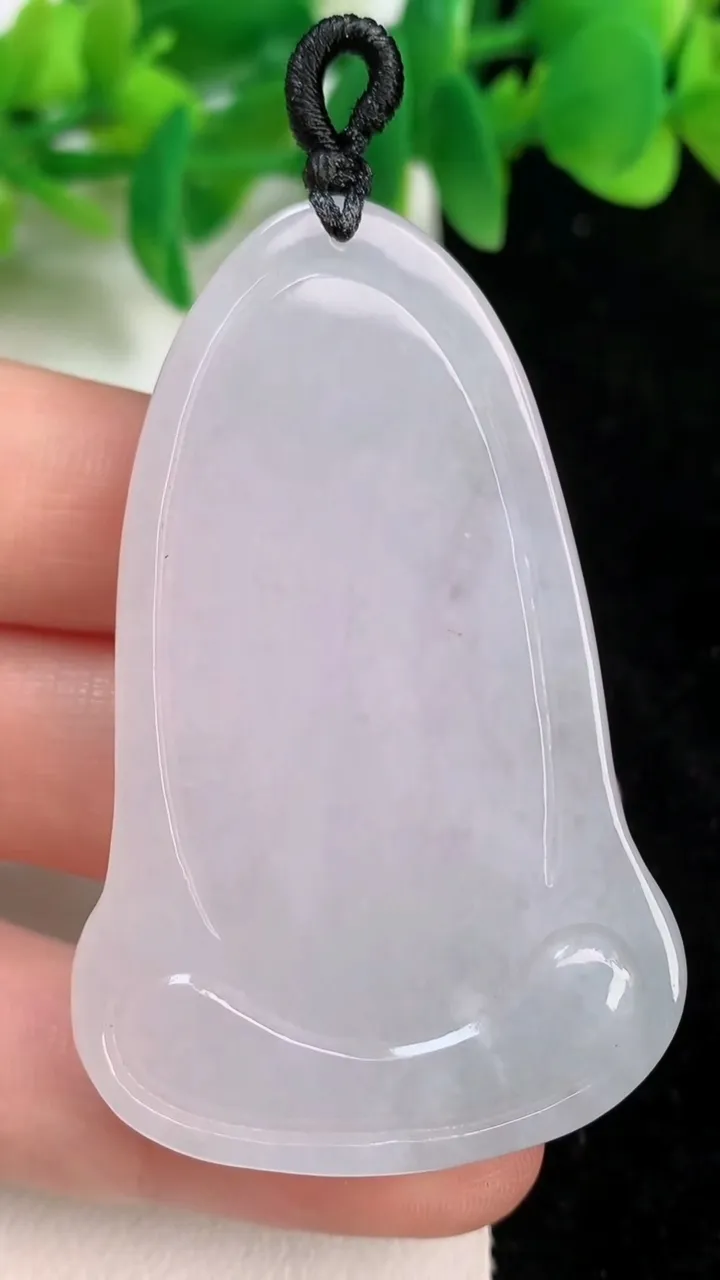 天然A货翡翠观音菩萨吊坠，尺寸55-35-8.5，重量:31.07g
6月18日