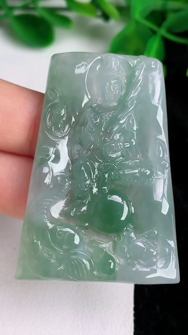 天然A货翡翠普贤菩萨吊坠，尺寸51.5-36-4.7，重量:20.00g
6月19日