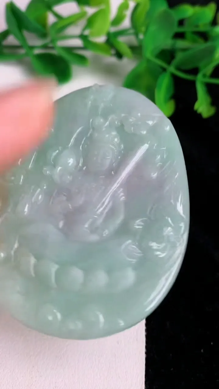 天然A货翡翠文殊菩萨吊坠，尺寸66.4-50.8-5.3，重量:39.42g
6月19日