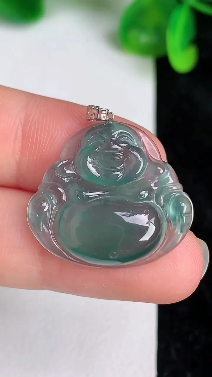 天然A货翡翠18k金蓝水佛公吊坠，尺寸21.6-24.4，重量:3.00g
6月19日