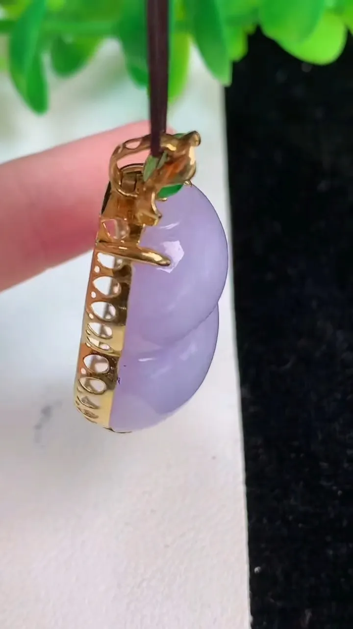 天然A货翡翠18k金紫罗兰葫芦吊坠，尺寸32-24-13，重量:16.38g
6月19日