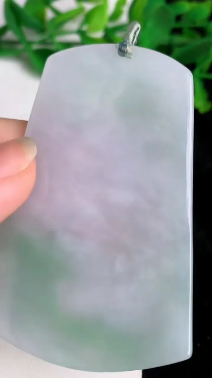 天然A货翡翠普贤菩萨吊坠，尺寸69-45.8-5，重量:32.71g
6月19日