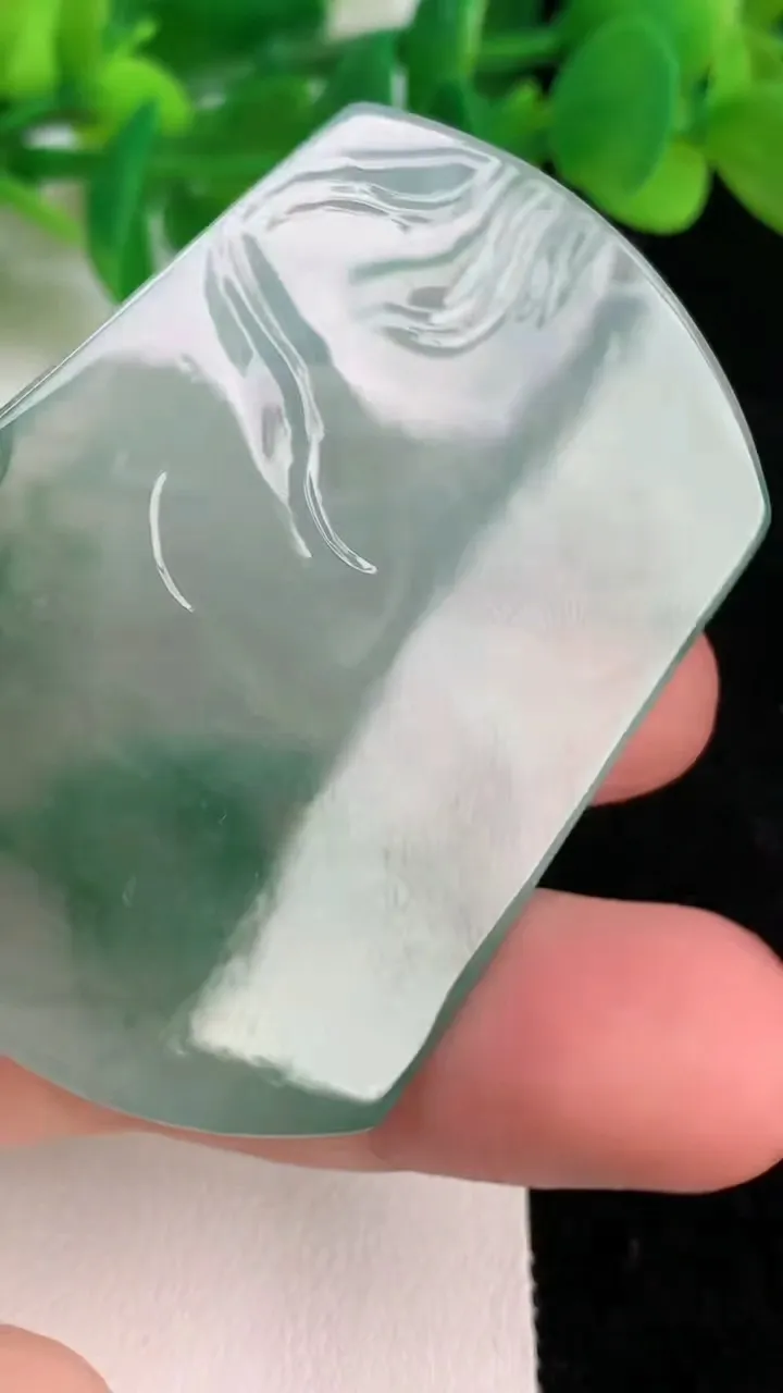 天然A货翡翠普贤菩萨吊坠，尺寸51.2-38-5.5，重量:24.45g
6月19日