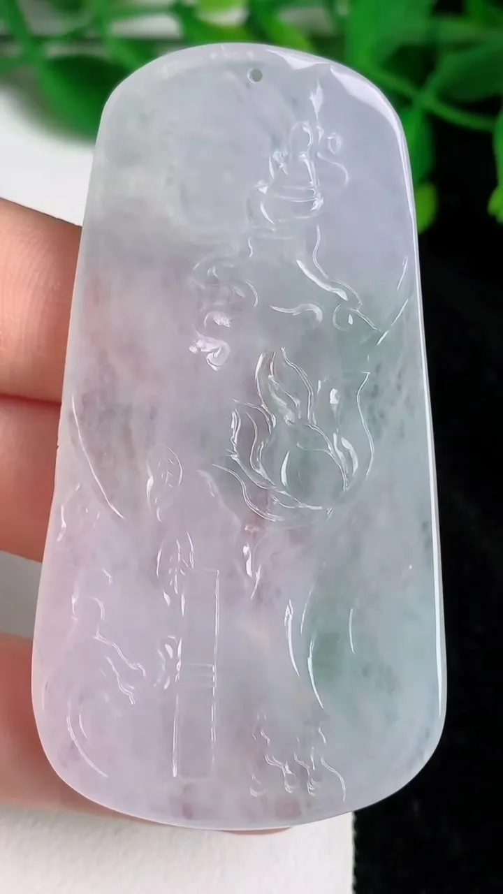天然A货翡翠普贤菩萨吊坠，尺寸65-34.8-5，重量:22.20g
6月19日