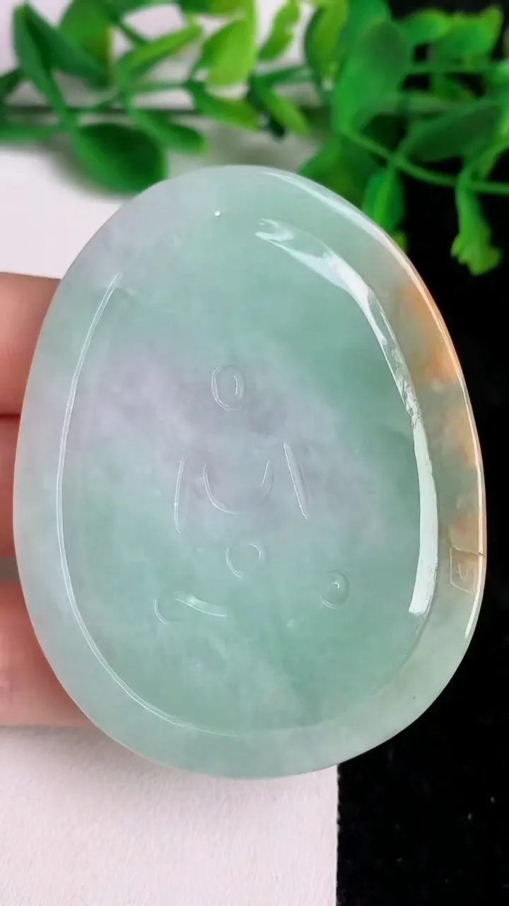 天然A货翡翠文殊菩萨吊坠，尺寸66.4-50.8-5.3，重量:39.42g
6月19日