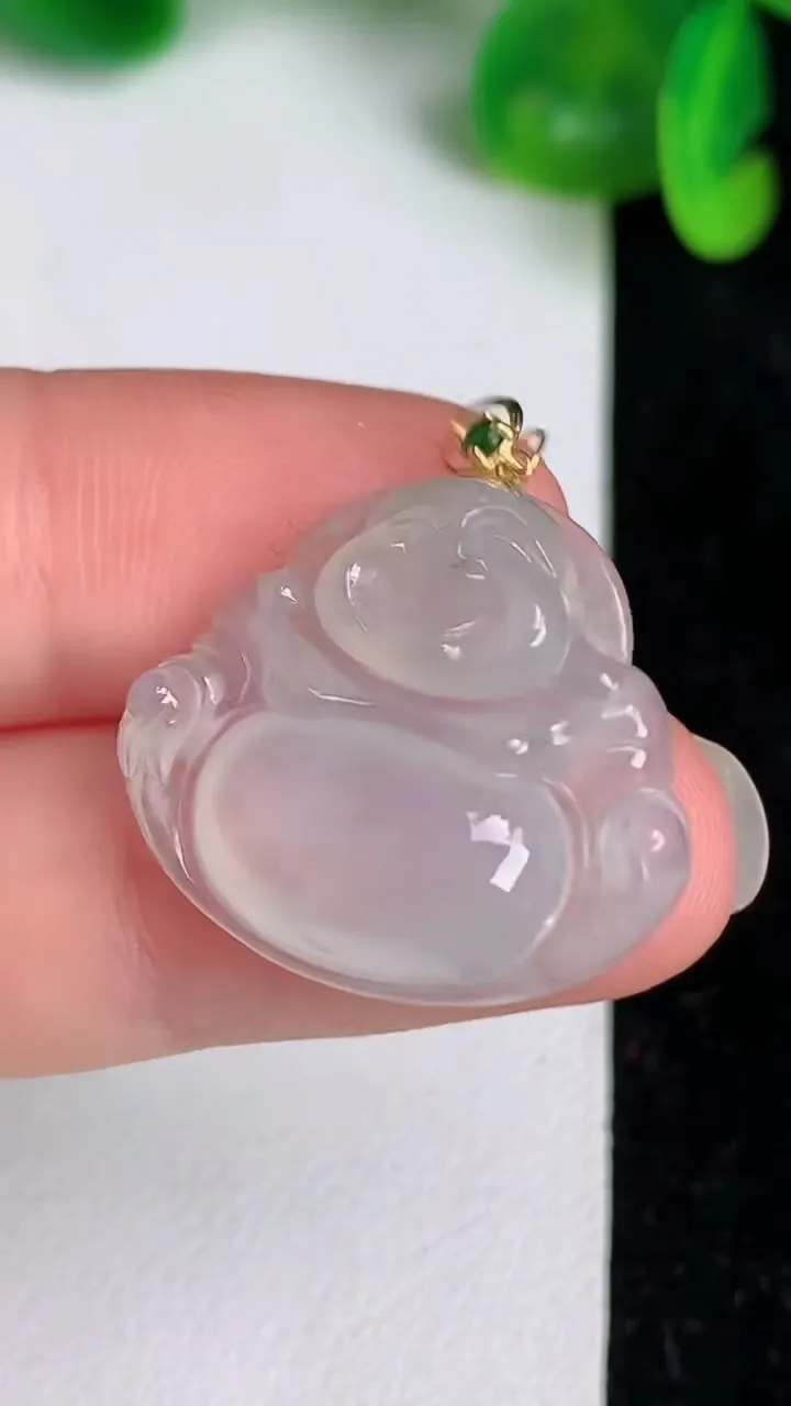 天然A货翡翠种白冰佛公吊坠，尺寸20.4-23.6-5.6，重量:4.12g
6月19日