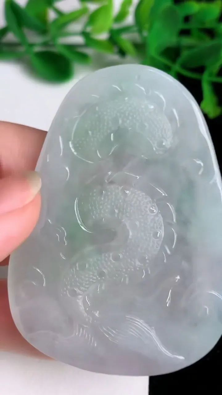 天然A货翡翠祥龙阿弥陀佛吊坠，尺寸64.6-46.2-7，重量:37.45g
6月19日