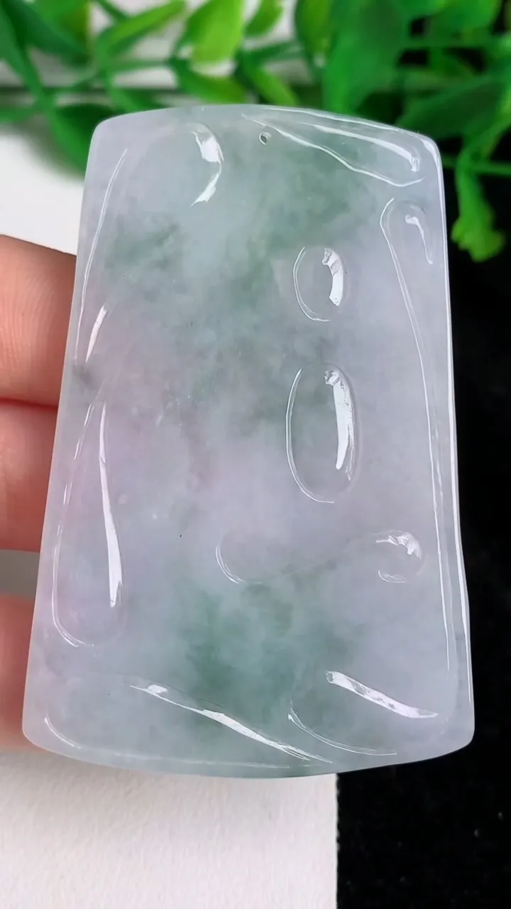 天然A货翡翠文殊菩萨吊坠，尺寸63.7-43-5.8，重量:29.40g
6月19日