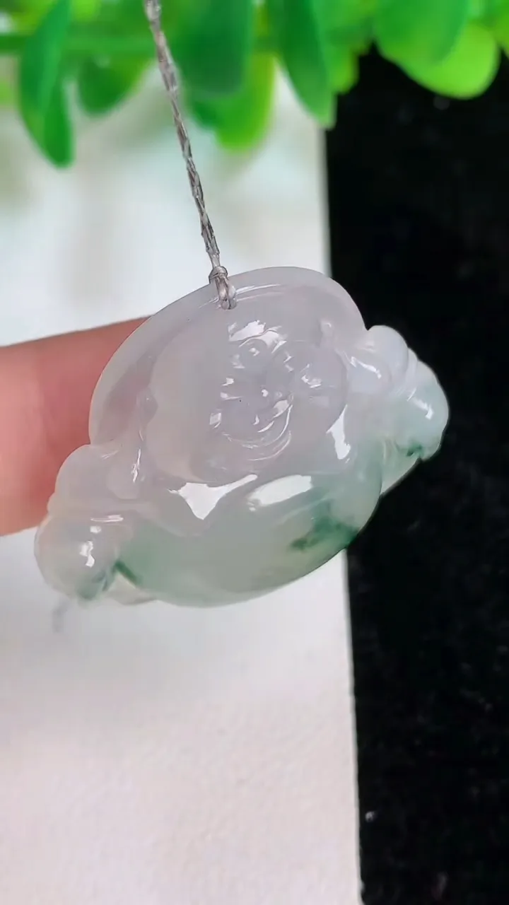 天然A货翡翠种飘花佛公吊坠，尺寸31-33-6.4，重量:10.28g
6月19日