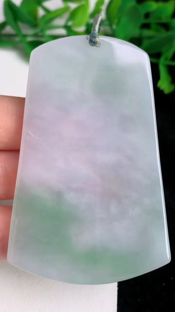 天然A货翡翠普贤菩萨吊坠，尺寸69-45.8-5，重量:32.71g
6月19日