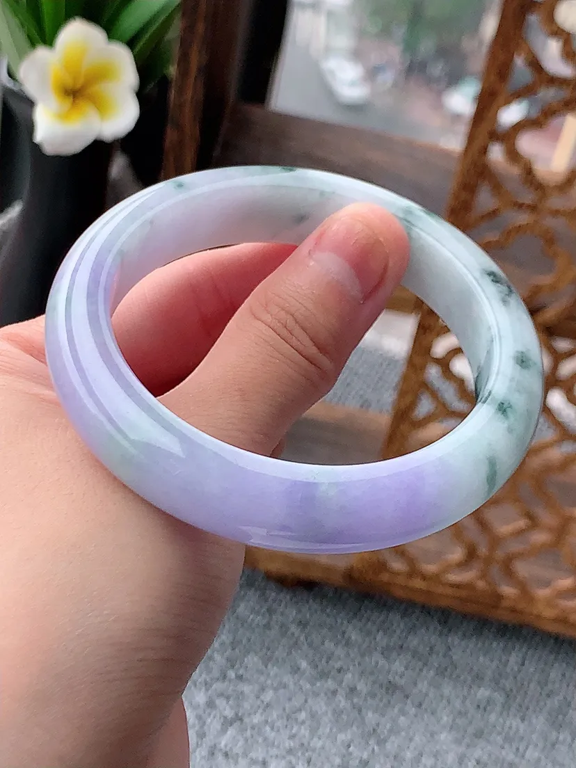 天然A货翡翠紫罗兰飘花正装正圈手镯57-58圈口 尺寸57.5×12.3×8.8mm 重量67.23g 0617