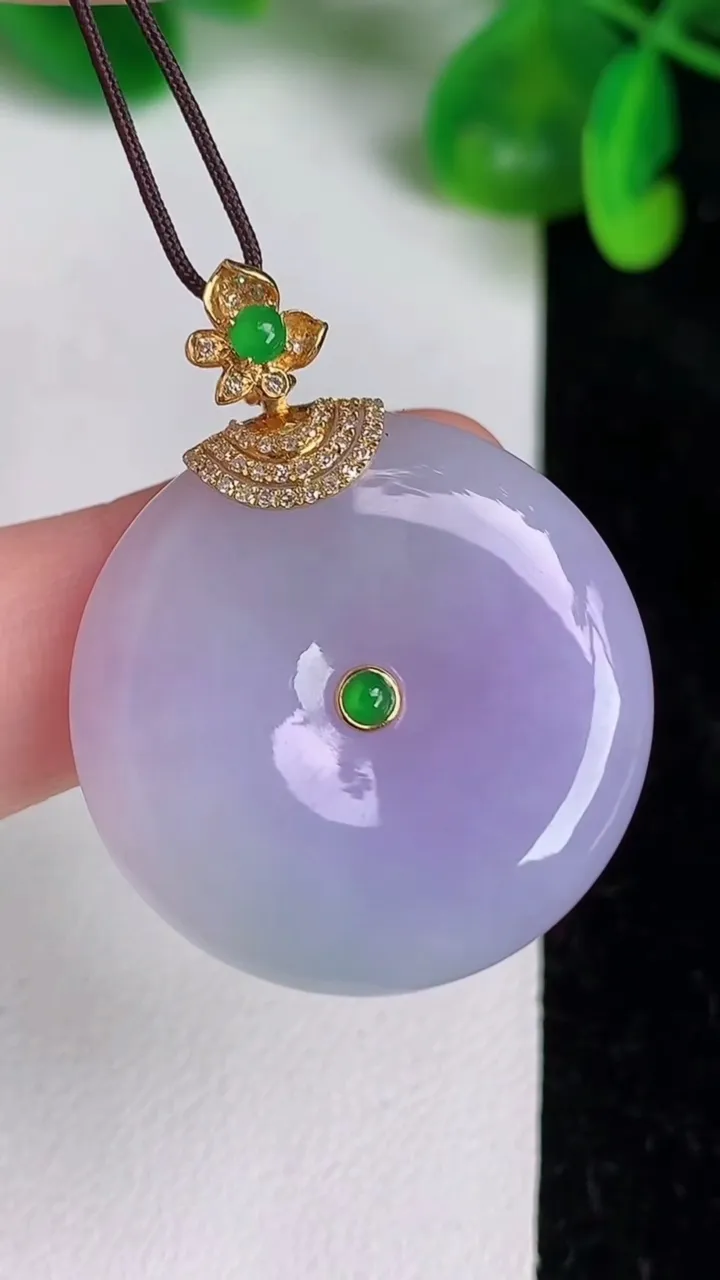 天然A货翡翠18k金紫罗兰平安扣吊坠，尺寸28-5.8，重量:11.03g
6月19日