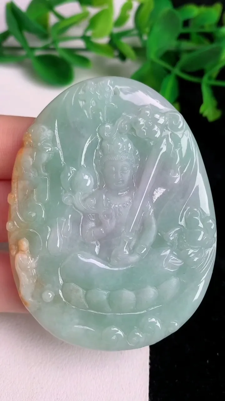 天然A货翡翠文殊菩萨吊坠，尺寸66.4-50.8-5.3，重量:39.42g
6月19日