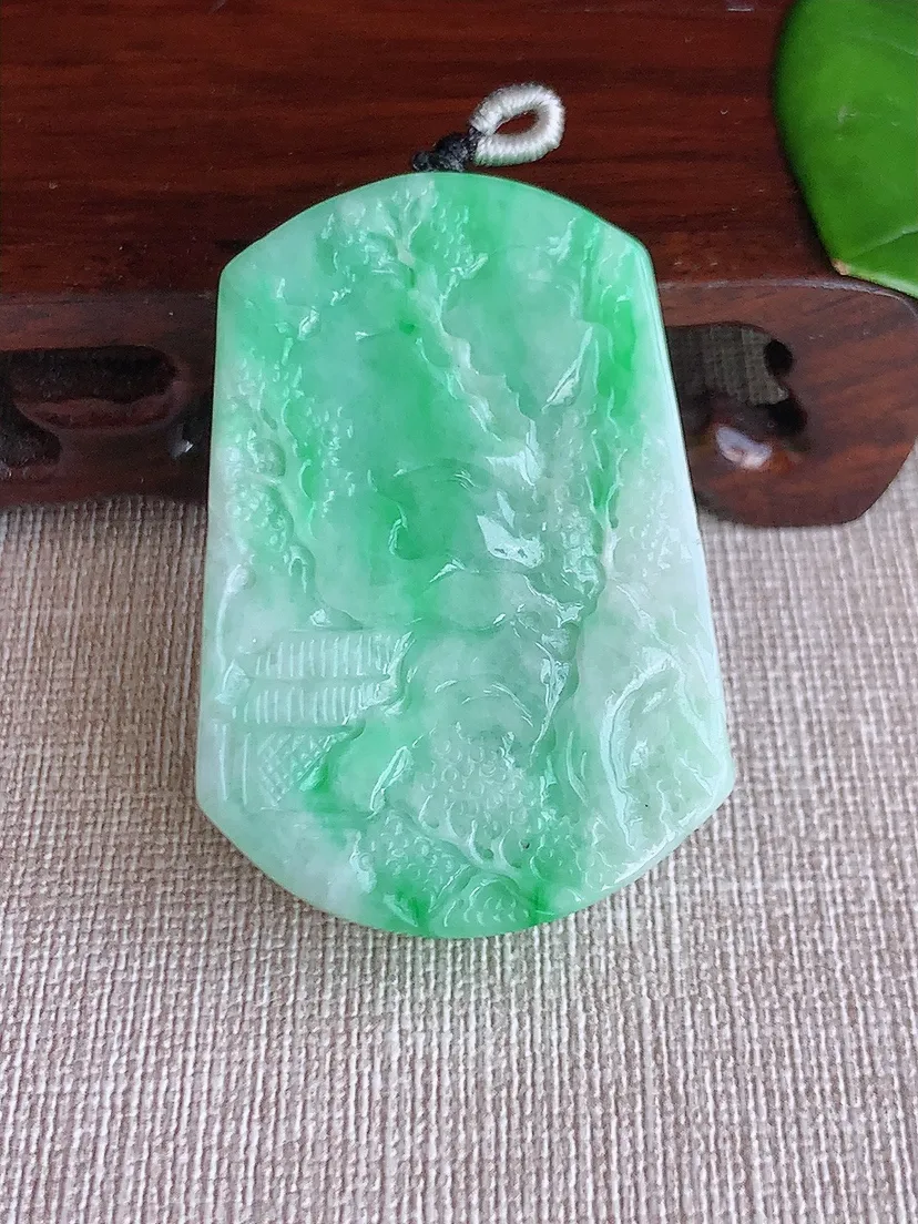天然A货翡翠冰润飘绿意境山水牌吊坠 尺寸49.5×34.4×12m量46.97g 0620