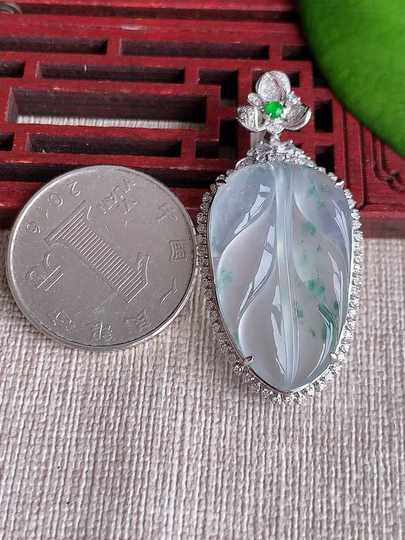 天然A货翡翠18K金伴飘花叶子金枝玉叶吊坠 尺寸43.3×20.5×9.2裸石29×17.5m量7.06g 0619