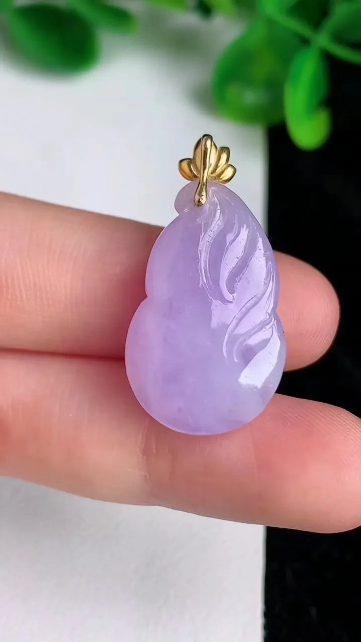 天然A货翡翠18k金紫罗兰葫芦吊坠，尺寸25-12.8-8.9，重量:6.52g
6月20日