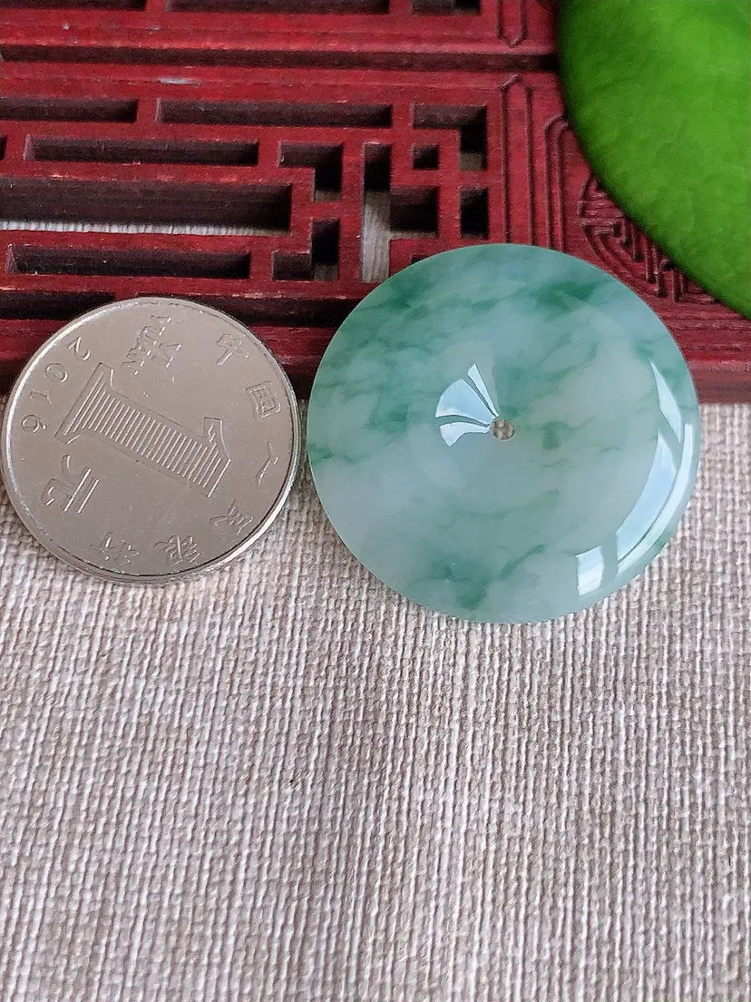 天然A货翡翠飘花平安扣吊坠尺寸32×5.4m量12.42g 0620