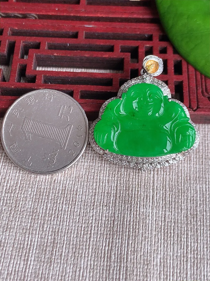 天然A货翡翠18K金伴阳绿佛公吊坠尺寸34×31×8.4裸石20.2×27.5m量8.43g 0619