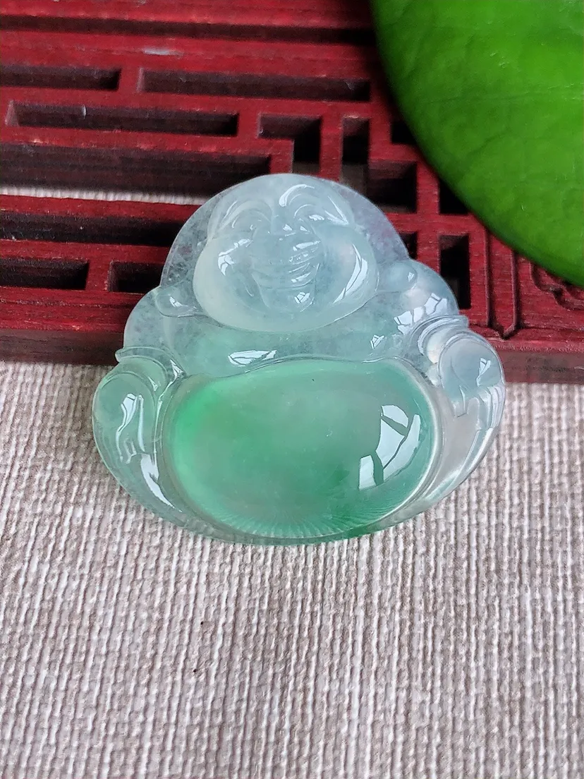 天然A货翡翠飘绿佛公吊坠尺寸30.6×33.6×6.2m量9.76g 0619