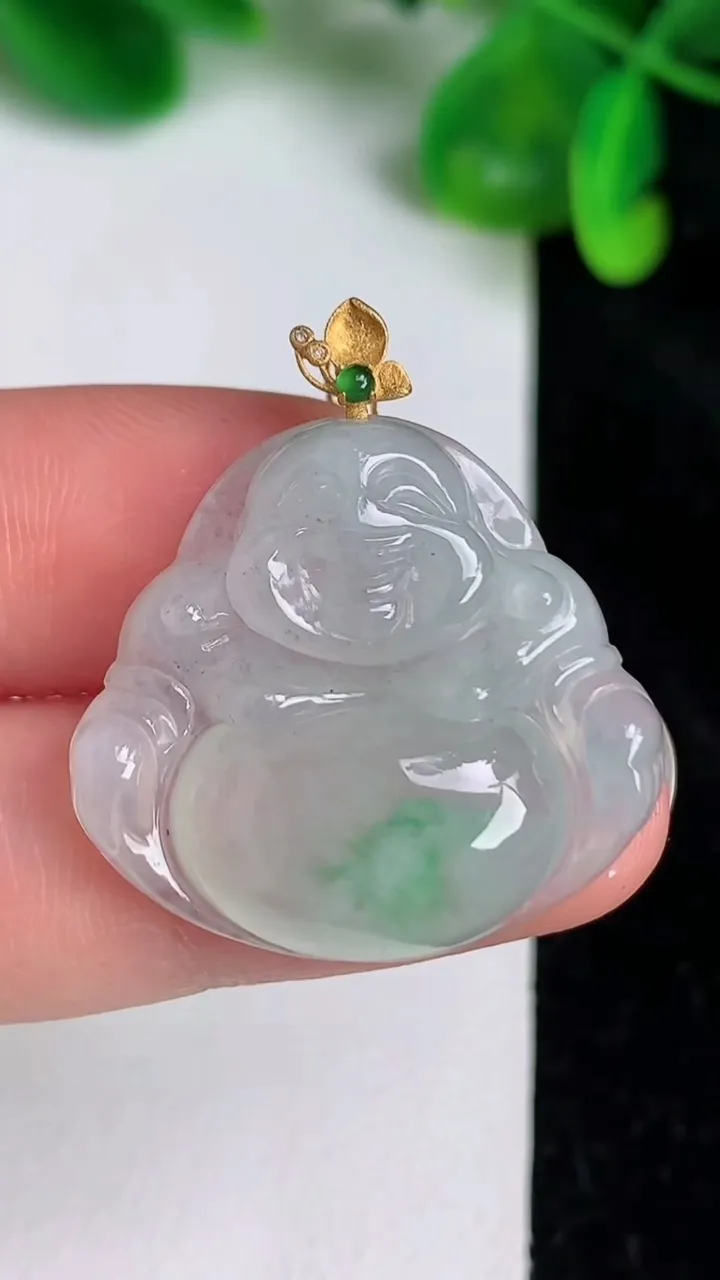天然A货翡翠佛公吊坠，尺寸24.7-27-6.3，重量:7.10g
6月20日