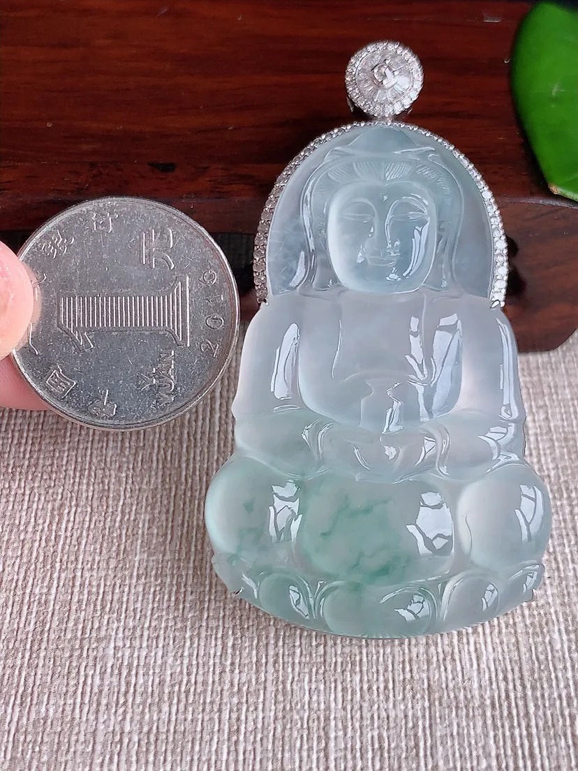 天然A货翡翠18K金伴飘花正装观音吊坠尺寸62×51.8×34.4×8.7m量19.96g 0619