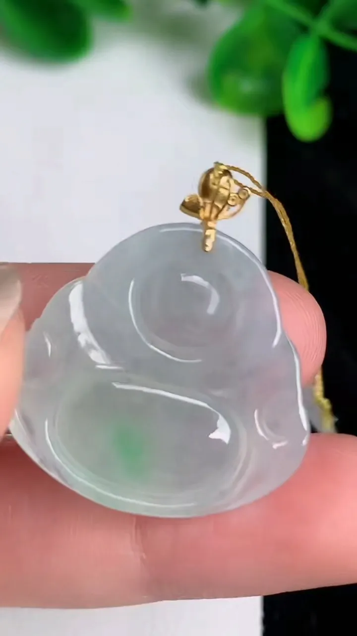 天然A货翡翠佛公吊坠，尺寸24.7-27-6.3，重量:7.10g
6月20日