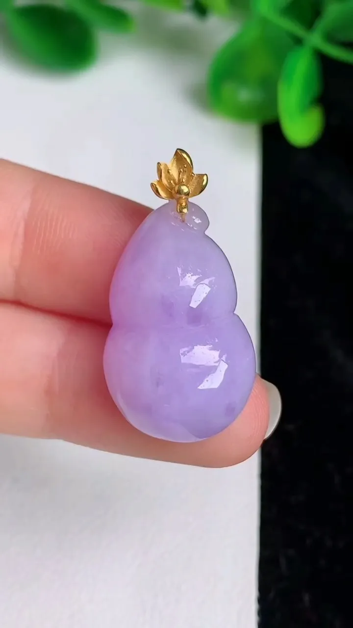 天然A货翡翠18k金紫罗兰葫芦吊坠，尺寸25-12.8-8.9，重量:6.52g
6月20日