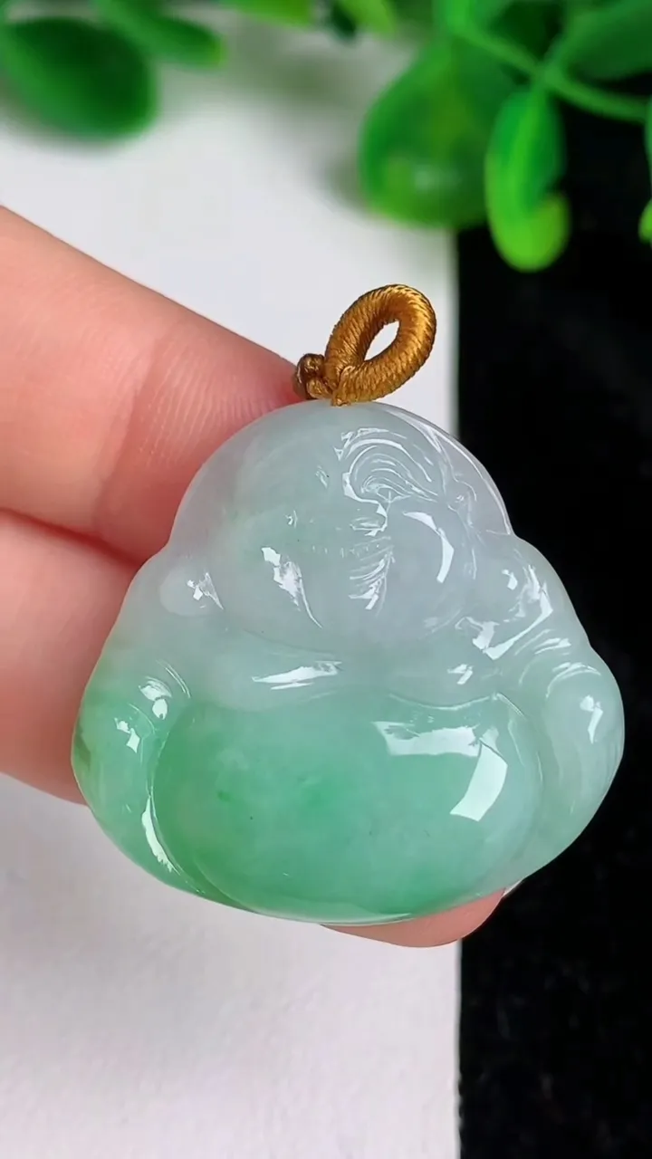 天然A货翡翠佛公吊坠，尺寸29.8-31-7-6，重量:9.61g
6月20日