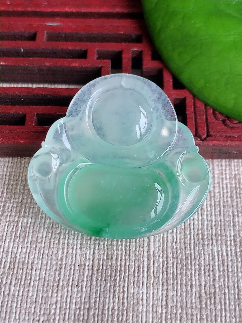 天然A货翡翠飘绿佛公吊坠尺寸30.6×33.6×6.2m量9.76g 0619