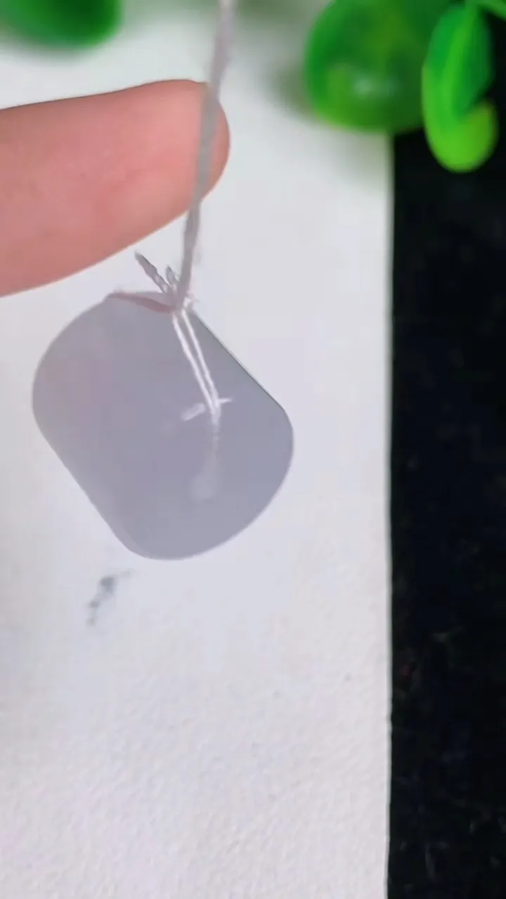 天然A货翡翠冰种路路通吊坠，尺寸13-13.3，重量:6.3g
6月20日