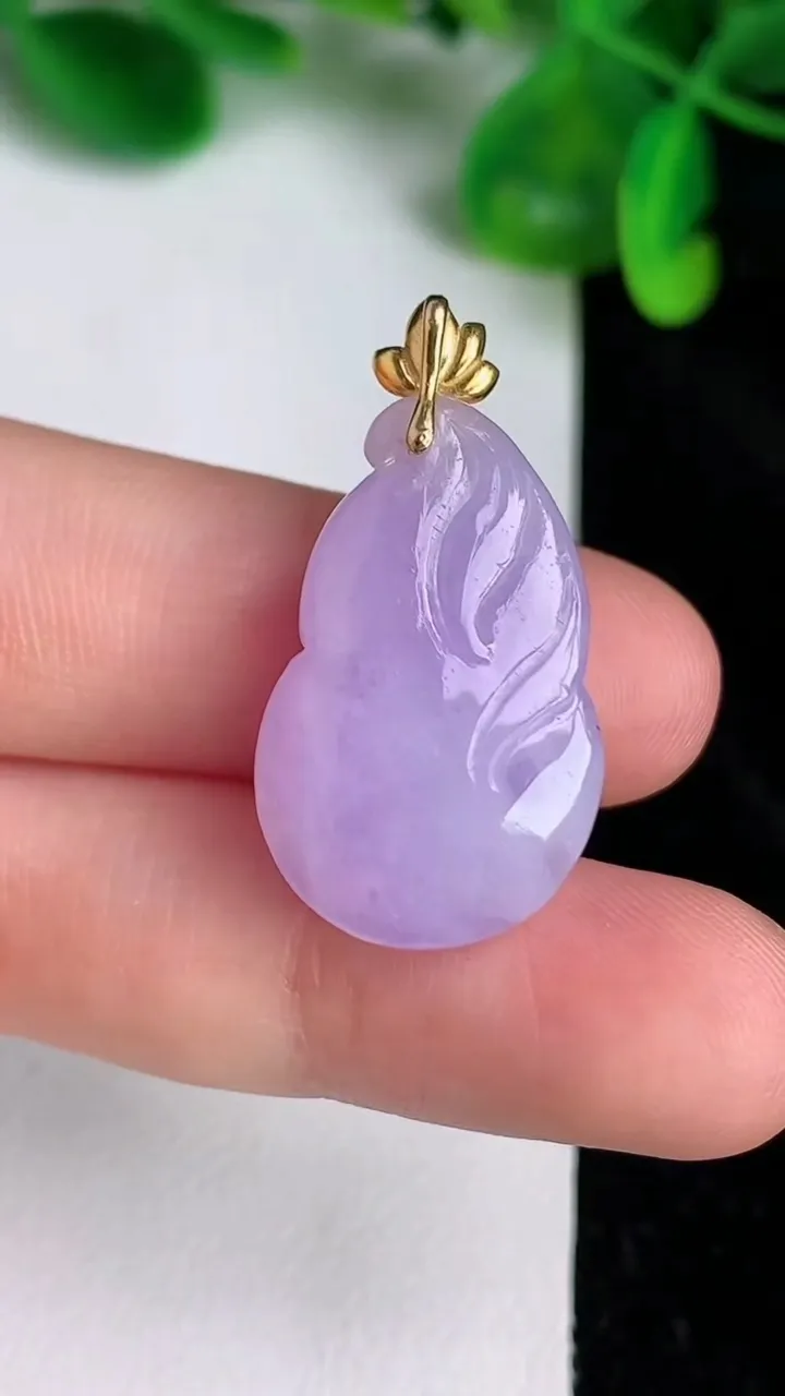 天然A货翡翠18k金紫罗兰葫芦吊坠，尺寸25-12.8-8.9，重量:6.52g
6月20日