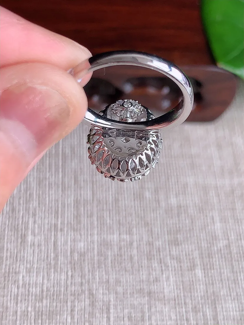天然A货翡翠18K金伴钻镶嵌阳绿蛋面戒指 圈口17裸石尺寸9.6×7mm 重量5.13g 0619