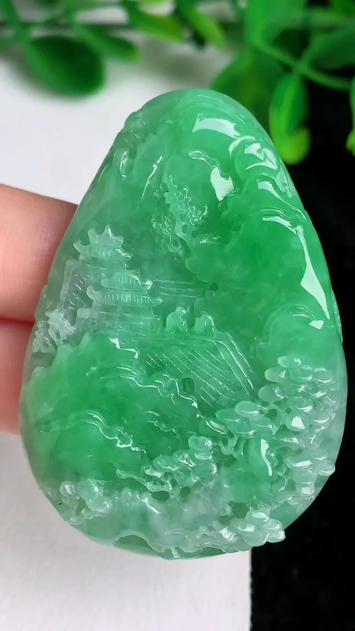 天然A货翡翠山水牌吊坠，尺寸54.2-38-8.2，重量:33.23g
6月20日