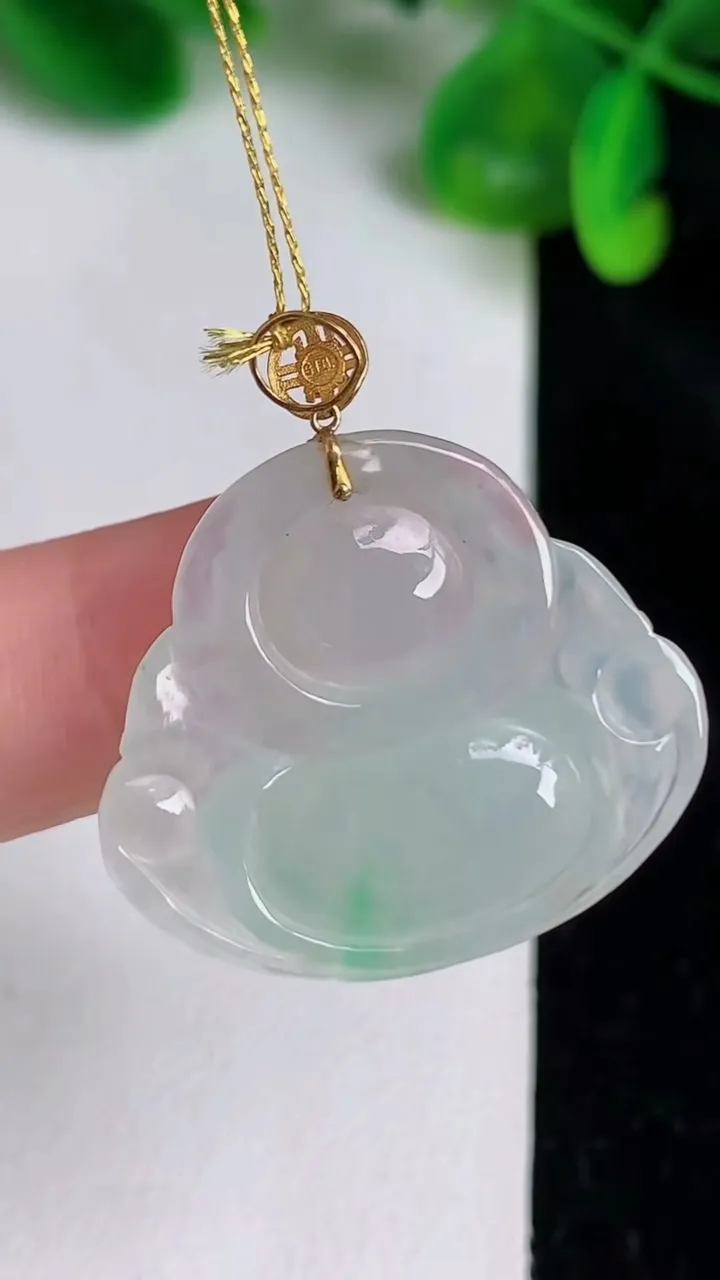 天然A货翡翠佛公吊坠，尺寸24.4-27.8-5.2，重量:5.76g
6月20日