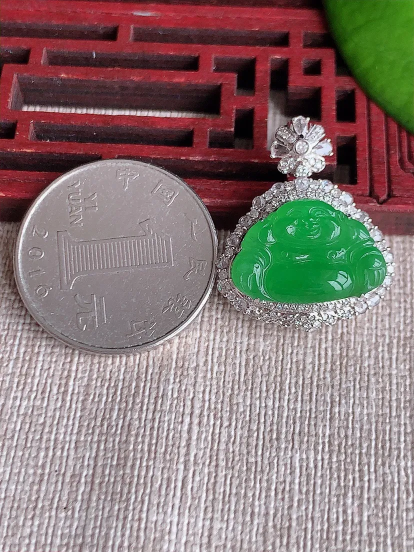 天然A货翡翠18K金伴阳绿佛公吊坠尺寸25.8×21×9裸石11.8×18m量4.73g 0619