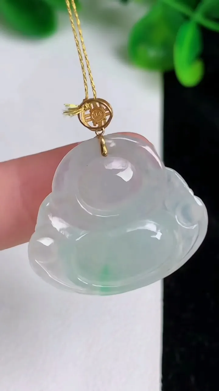 天然A货翡翠佛公吊坠，尺寸24.4-27.8-5.2，重量:5.76g
6月20日
