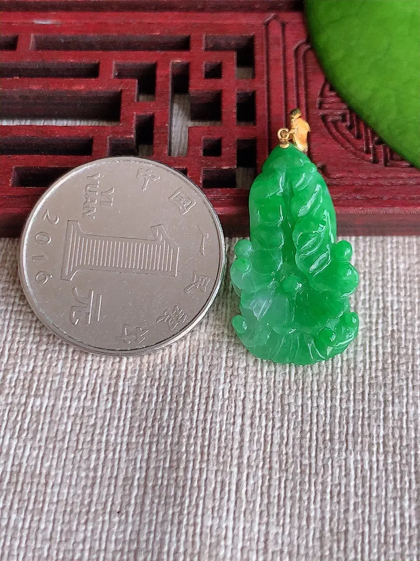 天然A货翡翠18K金扣头满绿白菜吊坠 尺寸26.2×15×5.4m量3.08g 0620