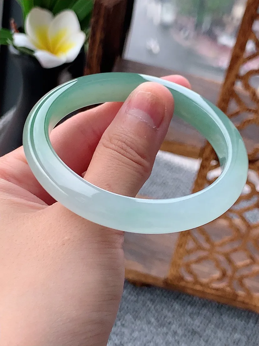 天然A货翡翠晴水贵妃手镯54-55圈口尺寸54×48.5×9.5×7.4mm 重量39.39g 0620