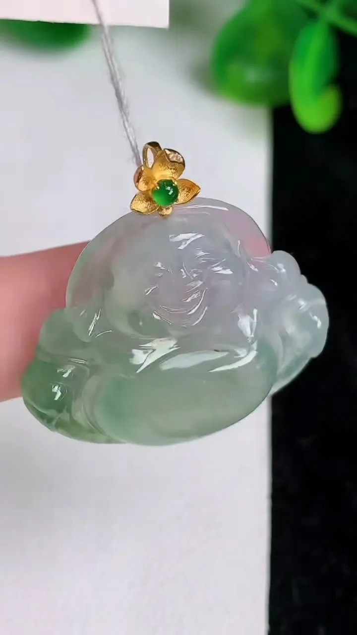 天然A货翡翠种飘花佛公吊坠，尺寸27-30.2-5.5，重量:7.13g
6月21日