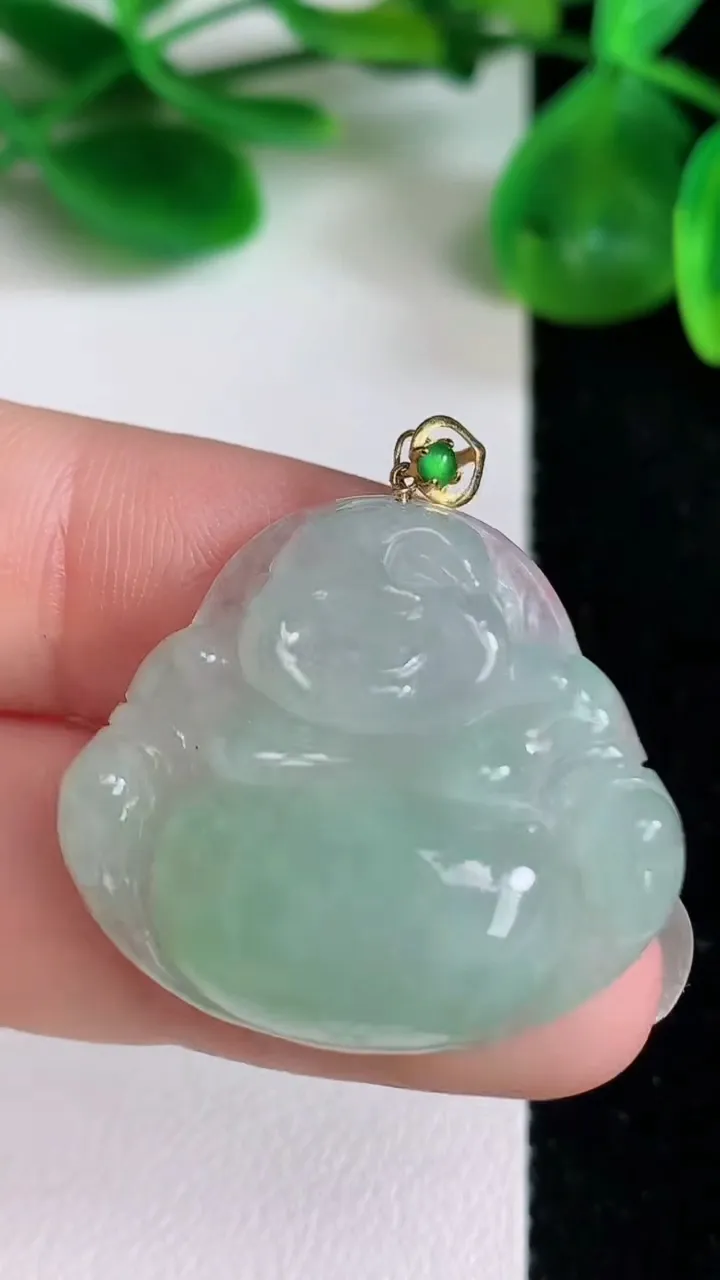 天然A货翡翠佛公吊坠，尺寸24.8-27.7-6.8，重量:7.75g
6月21日