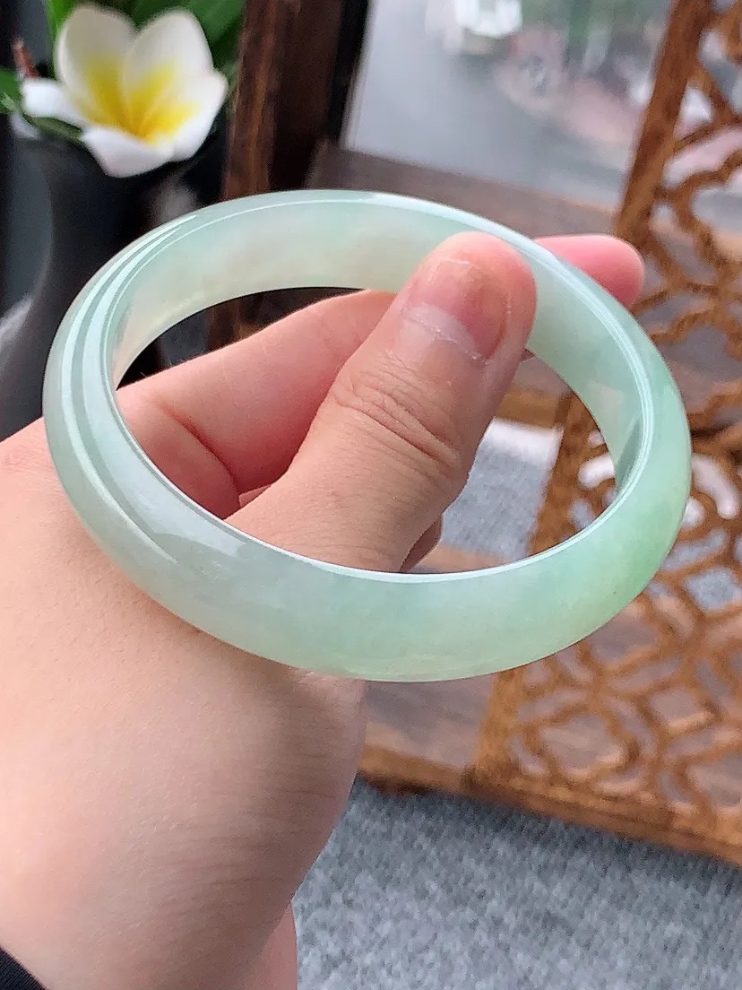 天然A货翡翠晴水正装正圈手镯57-58圈口尺寸57.8×12.5×6.7mm 重量50.40g 0620