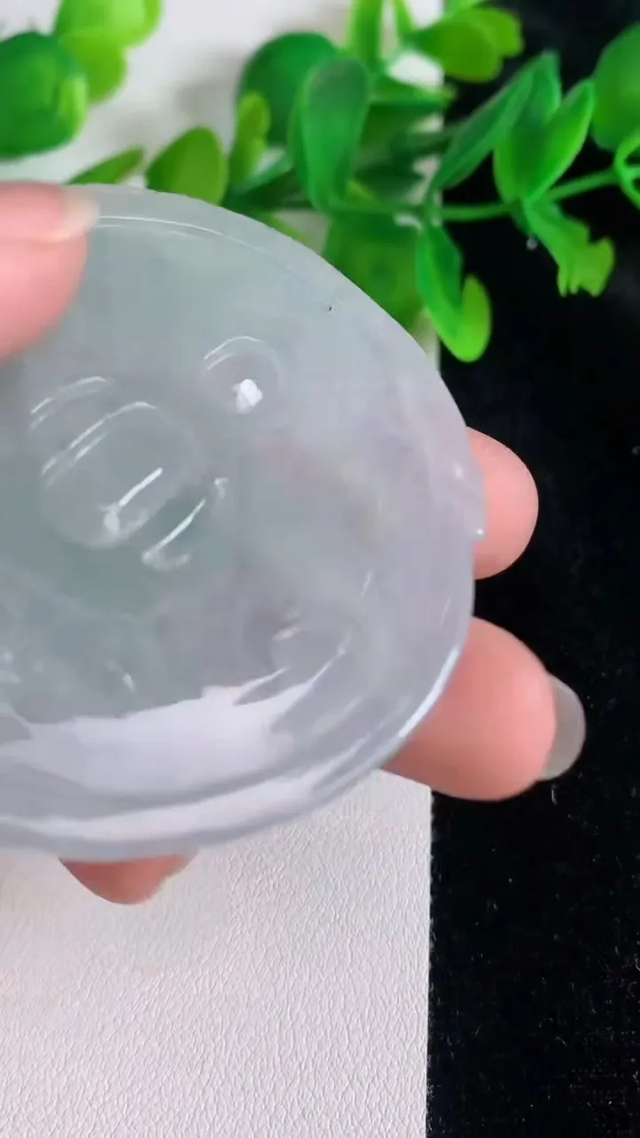 天然A货翡翠阿弥陀佛吊坠，尺寸54.5-5.5，重:27.75g
6月21日