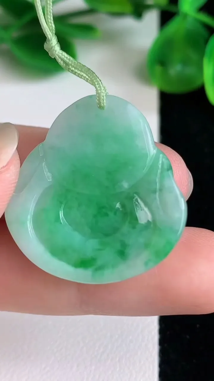 天然A货翡翠佛公吊坠，尺寸28-27-6，重量:7.39g
6月21日
